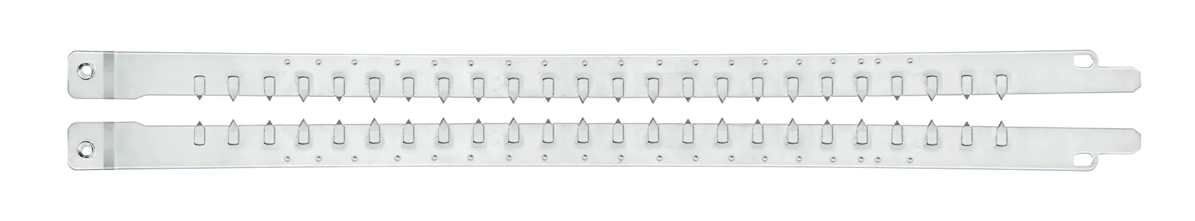 Zwei Metall-Rackstreifen mit Löchern und Kerben, horizontal auf weißem Hintergrund gezeigt.